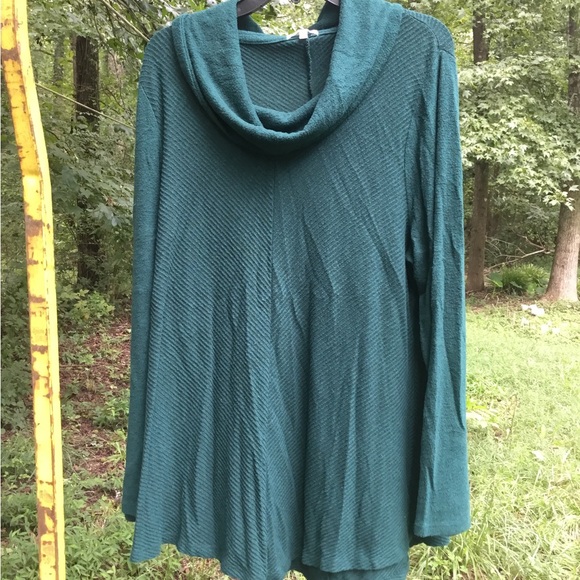 2/$20 Cowl neck top. Size 0, dark green - Picture 3 of 6